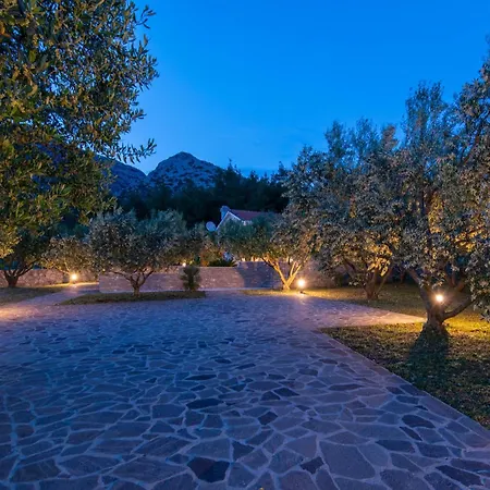 Little Stone House *