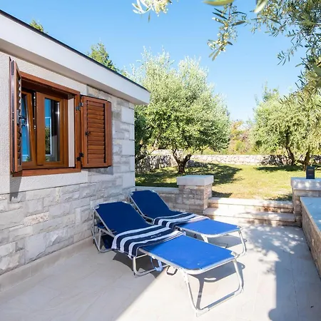 Holiday home Little Stone House