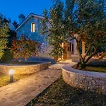 Little Stone House أوروبيتش