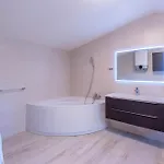 Little Stone House أوروبيتش