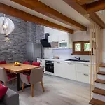 Little Stone House أوروبيتش