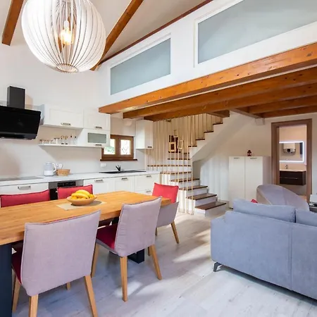 Holiday home Little Stone House *